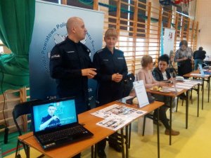 Promowali „zawód” policjanta na Targach Pracy
