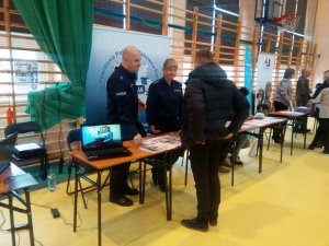 Promowali „zawód” policjanta na Targach Pracy