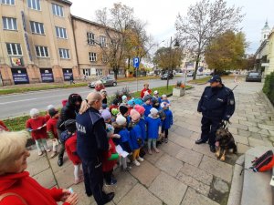 policjanci w trakcie spotkania