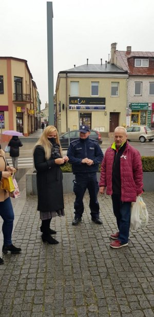 policjanci podczas kampanii