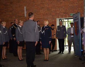 policjanci podczas uroczystości