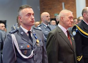 policjanci podczas uroczystości