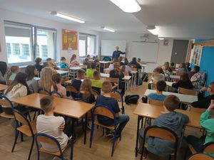 Mundurowi na spotkaniu profilaktycznym