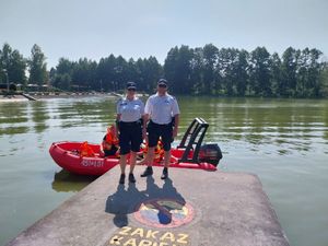 policjanci podczas służby