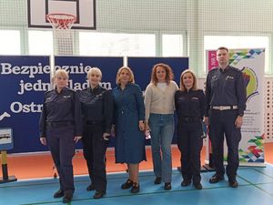 policjantki na spotkaniu