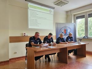 uczestnicy debaty