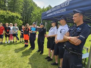 policjanci na spotkaniu