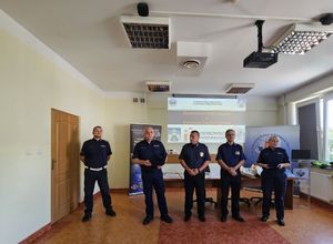 policjanci na spotkaniu