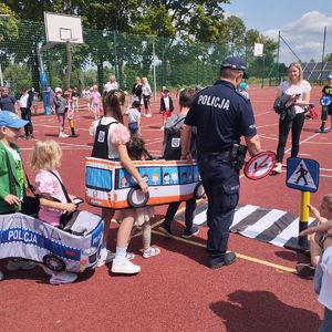 dzielnicowy na spotkaniu