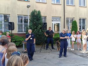 policjanci na spotkaniu