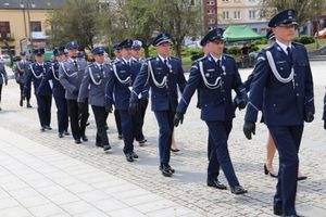 policjanci podczas uroczystości
