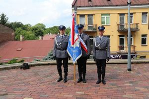 policjanci podczas uroczystości