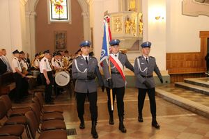 policjanci podczas uroczystości