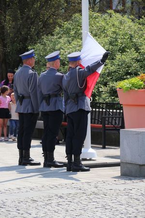 policjanci podczas uroczystości