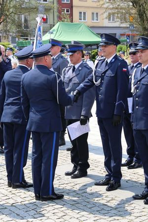policjanci podczas uroczystości