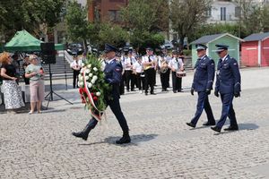 policjanci podczas uroczystości