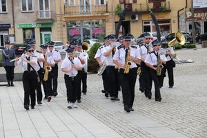 policjanci podczas uroczystości