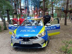 policjanci na pikniku