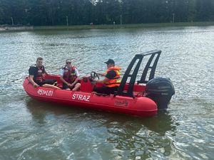 policjanci podczas służby