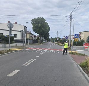 policjanci podczas lustracji