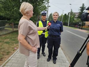 policjantka podczas działań