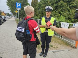 policjantka podczas działań