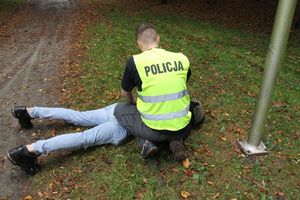 policjanci podczas ćwiczeń