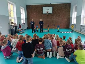 policjantki podczas spotkania