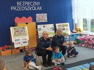 policjantki podczas spotkania