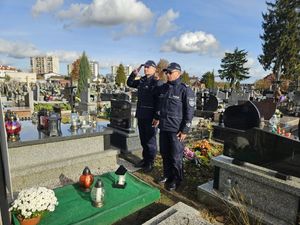 Komendanci na cmentarzu