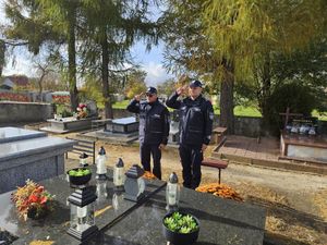 Komendanci na cmentarzu