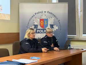 policjanci podczas debaty