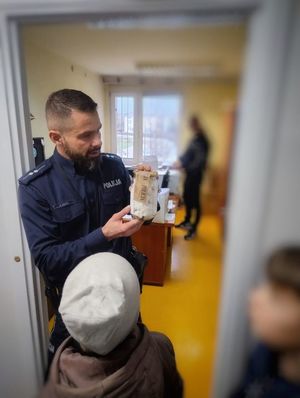 dzielnicowy podczas spotkania