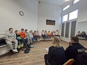 policjanci podczas spotkania