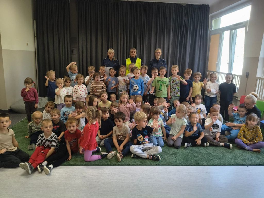 policjantki podczas spotkania